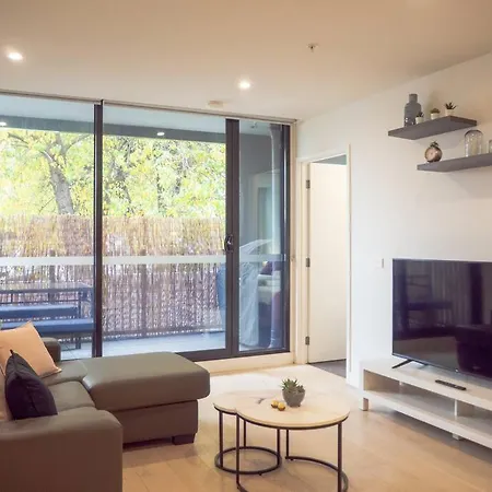 Classy & Spacious 2 Bedroom, 2 Bathroom-3