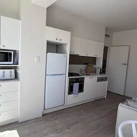 Modern Beach Oasis In Elwood Village-2