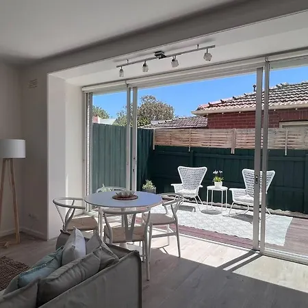 Modern Beach Oasis In Elwood Village-3