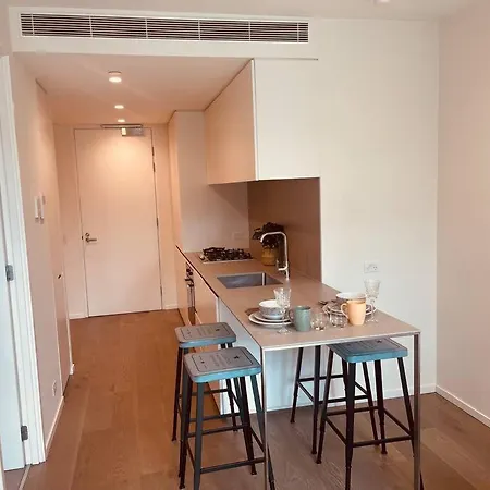 Famous Southbank Aus 108 1-Bedroom Condo#108-2