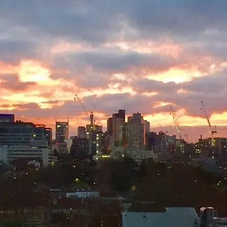 Luxe Inner City Richmond Pad - Exceptional View -Walk To Mcg & City- Huge Balcony-3