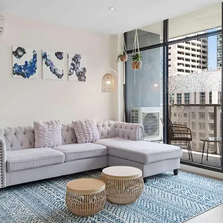 Sublime 2-Bed Apartment Near Queen Victoria Market-3