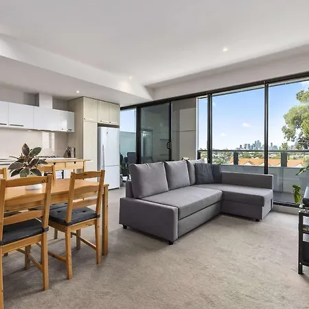 Modern Brunswick Apartment With City Views-2