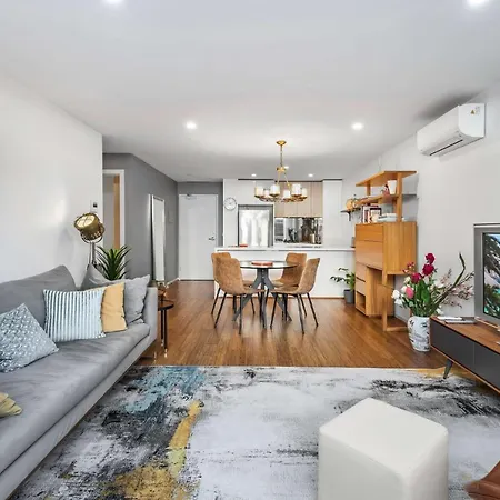 Sleek 2-Bed Apartment Near Parks-2