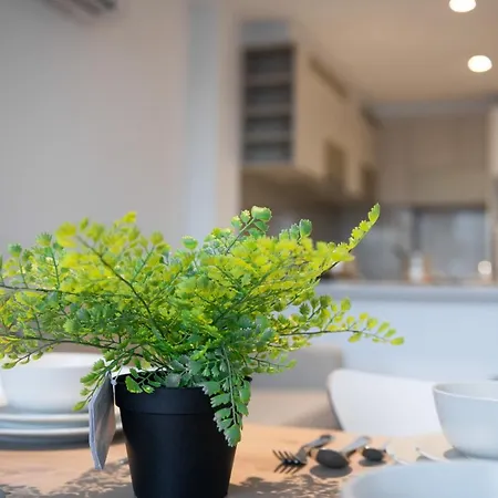 A Cozy 2Br Cbd Apartment Near Southern Cross-3