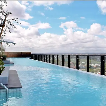 Luxury Apartment With City Views-2
