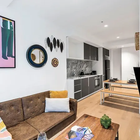 A Stylish Apt Right Next To Southern Cross Station-3