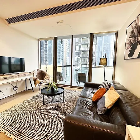 Southbank Stylish Epic Residences Near Crown Casino With Pool & Gym-2