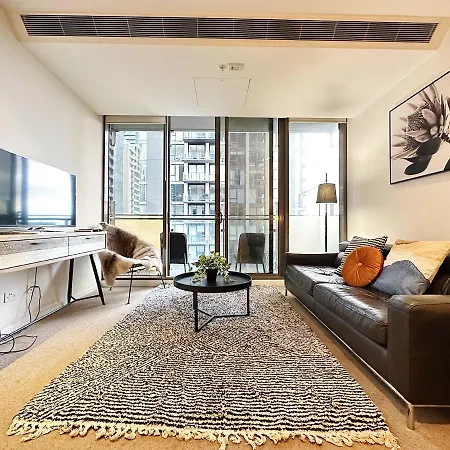 Southbank Stylish Epic Residences Near Crown Casino With Pool & Gym-3