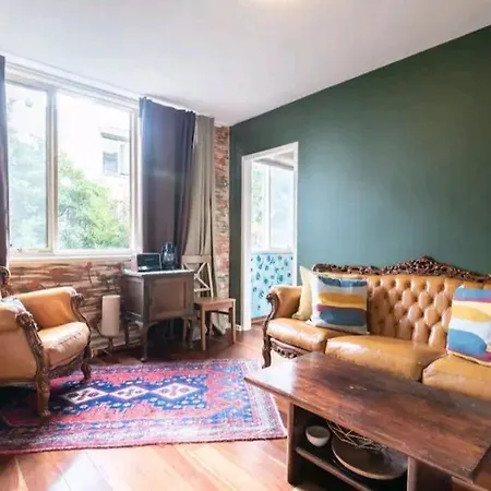 Charming & Cozy In A Trendy Spot-3