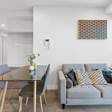 Comfy & Easy 1Br Apt With Lovely Cbd View-2