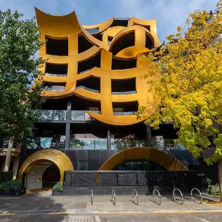 2-Bed In South Melbourne W Beautiful City Views-3