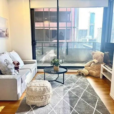 Contemporary 2-Bed Apartment In Melbourne Cbd-2