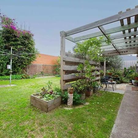 Private, Arty Self Contained Inner Melbourne Studio-2