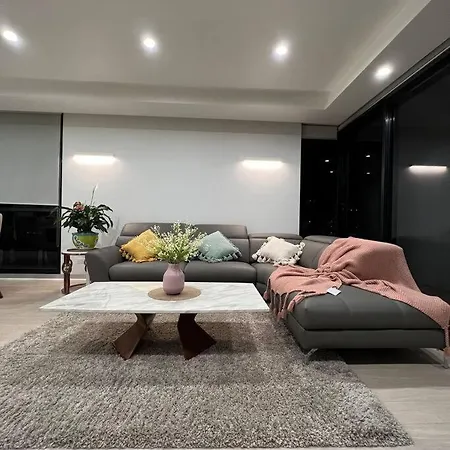 Carlton Stunning View Apartment With Free Parking -2-3