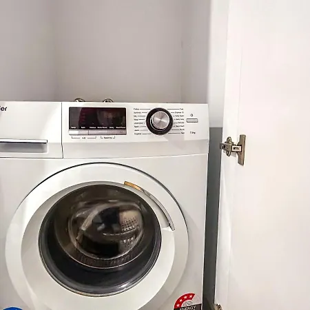 Fantastic View 2Br1Ba In Cbd+Wifi+Balcony-3