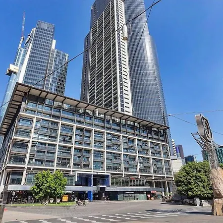 Exclusive Stays Southbank - Crown And Yarra River Views-3