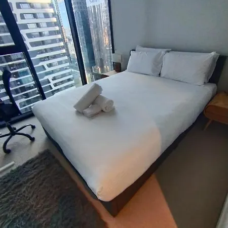 Contemporary Abode With Ultra Convenience-3
