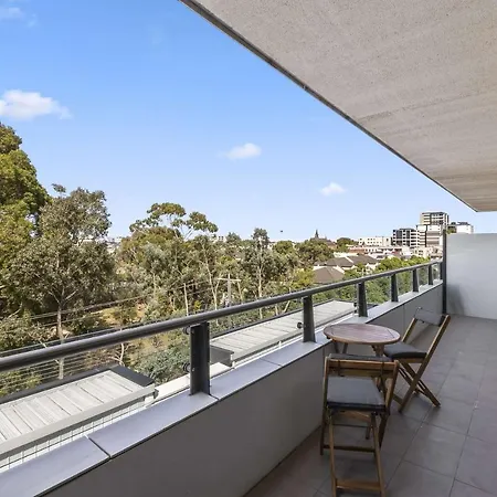 Modern Brunswick Apartment With City Views-3