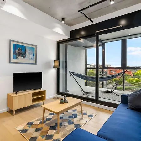Modern Seddon Apartment-3