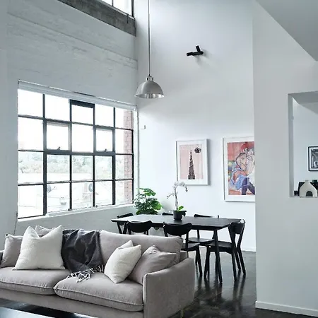 Chic Urban Loft In Prime Location-3
