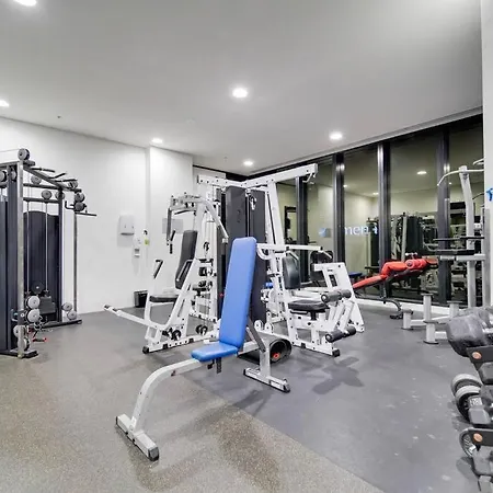 Convenient City Apartment 2 Bedroom W Free Parking-3