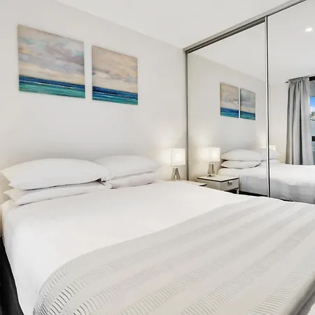 Stylish Inner-City Apartment In Great Location-3