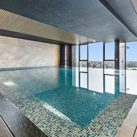 Elegant 2-Bed With Extensive Amenities And Views-3