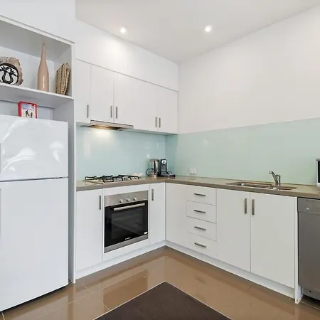 Cosy 2-Bed Moments From Shops And Melbourne Uni-3