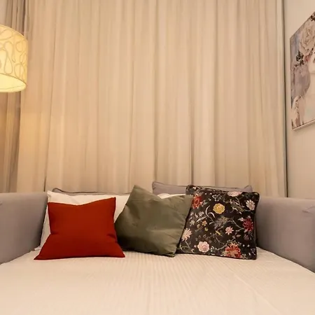 Chic Studio Apartment In Melbournes Cbd Duplicate-2