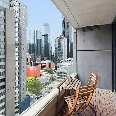 Modern 1-Bed City Apartment With Pool And Gym-2