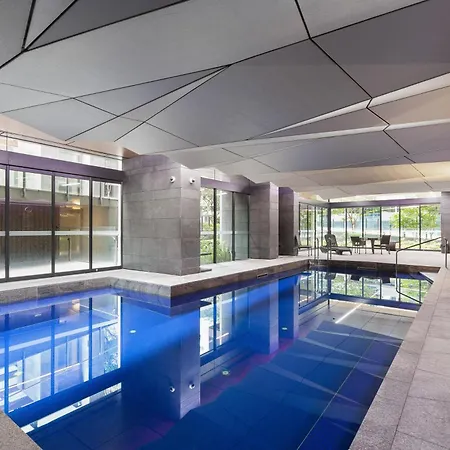 Melbourne Cbd Luxury Views-2