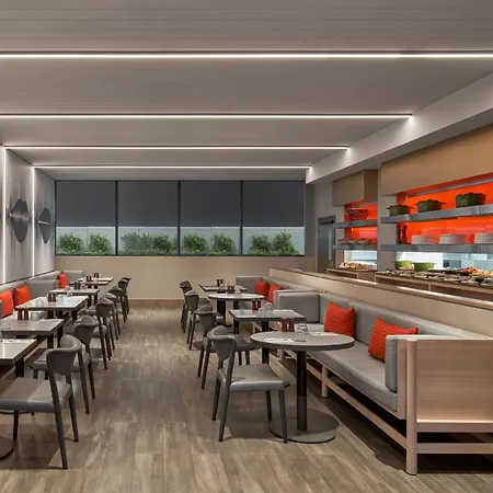 Courtyard By Marriott Melbourne Flagstaff Gardens-3