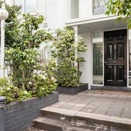 South Yarra Oasis Iconic City Location-2