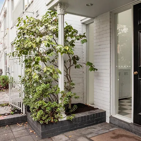 South Yarra Oasis Iconic City Location-3