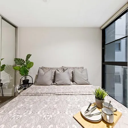 A Comfy 2Br Apt Near Chinatown & Bourke St Mall-2