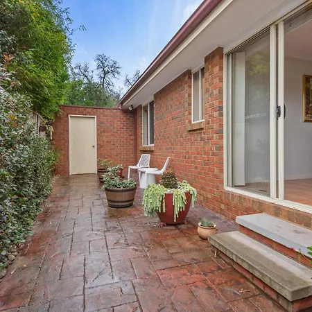 "The Gums" Charming 3-Bed Family Home-3