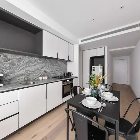 A Lux & Modern Apt Next To Southern Cross Station-2