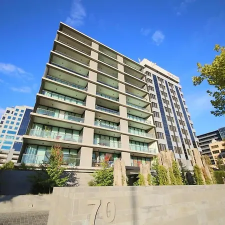 A Comfy Albert Park Apt Next To Grand Prix Circuit-2