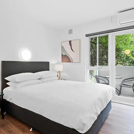 Comfy 1-Bed Unit With Balcony And Parking-3