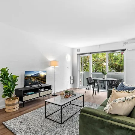 Contemporary 1-Bed Apartment With Park Views-3