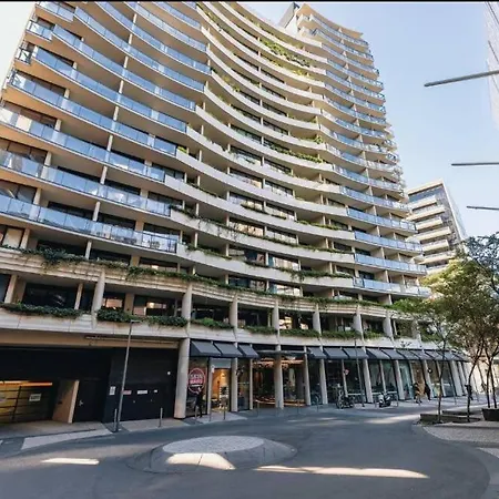 Luxurious Residence In The Heart Of South Yarra-3