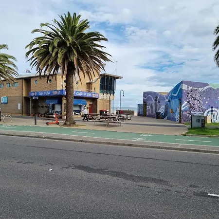 Stylish Port Melbourne Pad-2