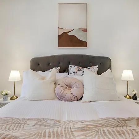 Impeccably Styled 2-Bedroom Cbd Apartment-2