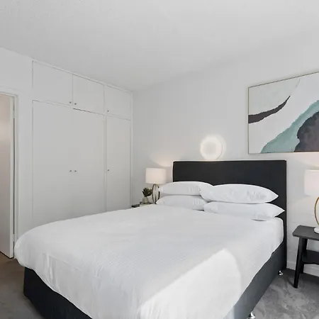 Comfortable 1-Bed Unit With Private Courtyard-3