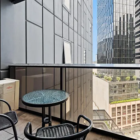 Contemporary 2-Bed Apartment With Pool And Gym-2