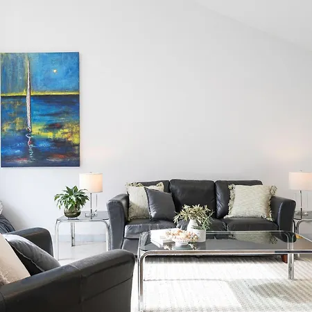 Staycentral - Fairfield Four-Bedroom Home-2