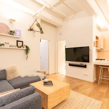 Beautiful 1 Bedroom Apartment Next To Southern Cross Station-2