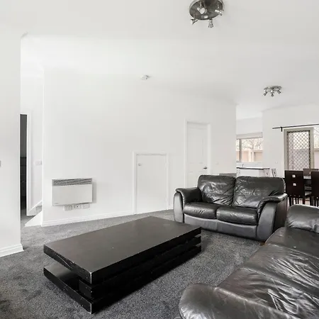 Entire 4 Bedroom Townhouse -Sleeps 6/7- All Yours-2
