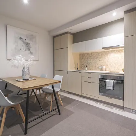 Wrap Impeccable 1Br Southbankfree Parkingpool-3